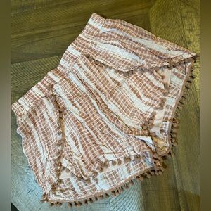 Stylish Coral Pom-Pom Trim Women's Shorts